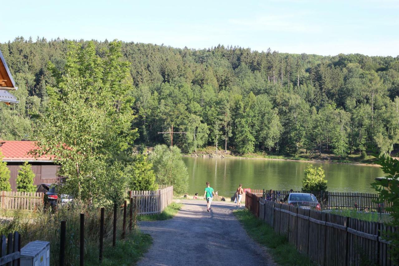 Nad Jeziorem W Karlowicach Lodge