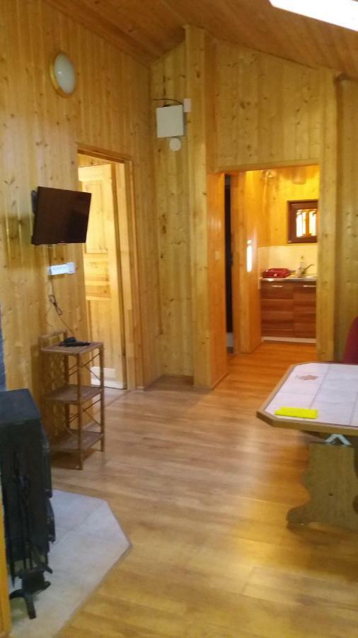 Nad Jeziorem W Karlowicach Lodge