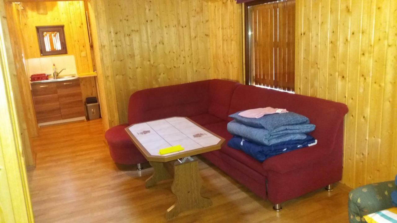 Nad Jeziorem W Karlowicach *